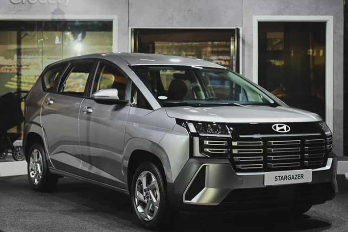Dù một số nguồn tin không chính thống cho rằng giá bán có thể thay đổi nhẹ so với phiên bản tiền nhiệm, nhưng với những nâng cấp toàn diện từ thiết kế đến công năng, Hyundai Stargazer 2026 vẫn được kỳ vọng sẽ là đối thủ đáng gờm, sẵn sàng tái định nghĩa chuẩn mực xe gia đình trong thời gian tới.