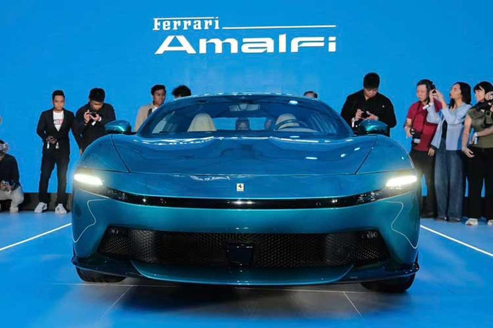 Hiện tại, Ferrari đã bắt đầu quá trình sản xuất và mở bán Amalfi tại nhiều thị trường. Với việc xuất hiện tại Malaysia, mẫu xe này được dự báo sẽ sớm cập bến Việt Nam thông qua các đại lý chính hãng. Xe có mức giá dự kiến khoảng 18 tỷ đồng, chưa bao gồm các tùy chọn cá nhân hóa.