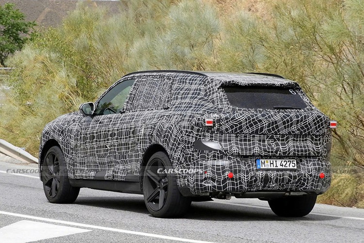 Công nghệ mới hứa hẹn mang đến hiệu suất vượt trội hơn. Theo một số nguồn tin mà BMW Blog tham khảo, phiên bản hiệu suất cao của X5 chạy điện có thể đạt công suất hơn 700 mã lực.