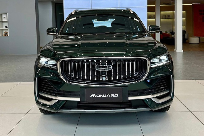 Các đại lý của Geely Auto đã chính thức nhận đặt cọc cho hai mẫu xe hoàn toàn mới tại thị trường Việt Nam: Geely Monjaro – mẫu SUV cỡ D và Geely EX5 – mẫu xe điện đô thị, hướng tới lễ ra mắt vào ngày 16/7/2025.