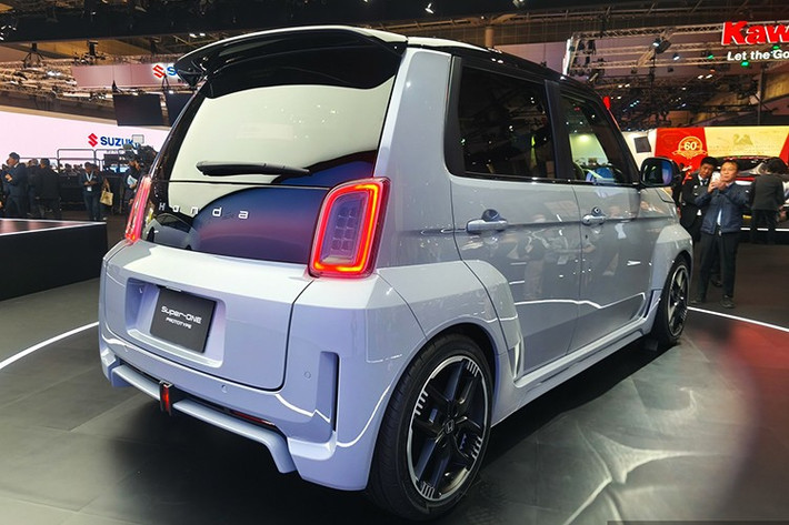 Honda cho biết họ dự kiến sẽ bắt đầu đưa Super-One Prototype lên dây chuyền sản xuất đại trà tại nhà máy ở Nhật Bản từ năm 2026, sau đó mở rộng sang các thị trường có nhu cầu cao về xe điện cỡ nhỏ như Anh, châu Á và châu Đại Dương. Điều này đồng nghĩa với việc xe có thể sẽ được phân phối tại khu vực Đông Nam Á trong tương lai.