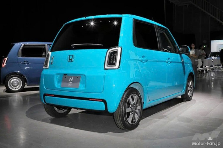 Đây là mẫu xe kei chạy điện thứ hai của Honda, sau N-Van e từng được cho ra mắt năm ngoái, nhưng khác với mẫu xe van phục vụ thương mại, N-One e được thiết kế chủ yếu cho nhu cầu giá đình và cá nhân.