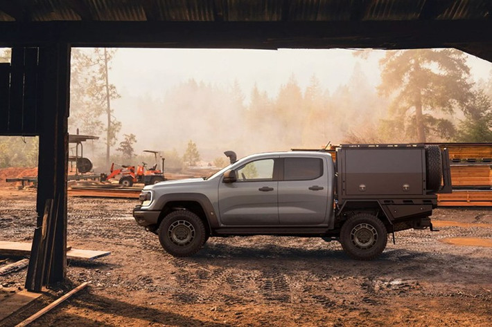 Tại thị trường Úc, Ford Ranger Super Duty XLT có giá bán từ 99.990 AUD (khoảng 65.600 USD). Phiên bản Pick-Up Double Cab tiêu chuẩn có giá 93.990 AUD (tương đương 61.600 USD), trong khi bản thấp nhất là Single Cab-Chassis có giá từ 82.990 AUD (khoảng 54.400 USD).