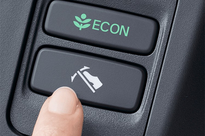 Cung cấp sức mạnh cho Honda N-ONE e: là hai tùy chọn động cơ. Thứ nhất là phiên bản e: G: được trang bị mô-tơ điện cho công suất 53 mã lực, dẫn động cầu trước, kết hợp bộ pin 29,6 kWh. Phạm vi hoạt động theo chuẩn WLTC là 245 km và theo chuẩn NEDC là 290 km.