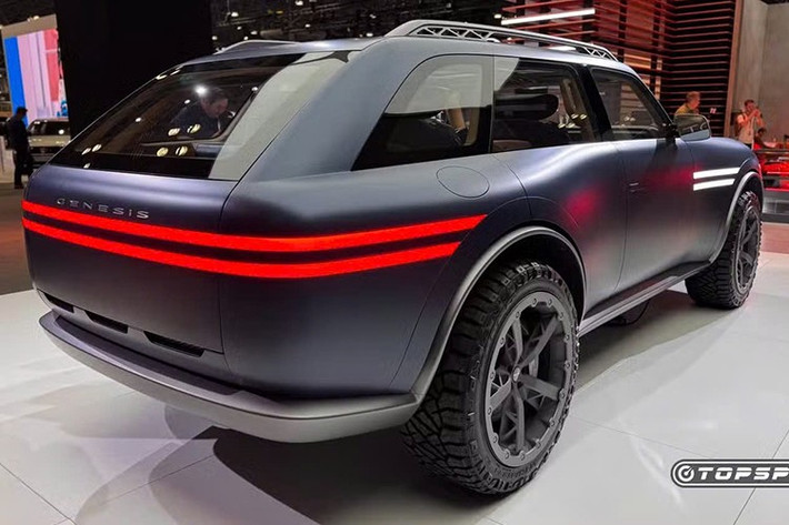 Ngoài mẫu SUV này, Genesis cũng tiết lộ các dự án tương lai khác, gồm mẫu coupe G90 được đồn đoán dựa trên concept X Gran Coupe, cùng một mẫu sedan điện hiệu suất cao hơn 1.000 mã lực nhằm cạnh tranh trực tiếp với Porsche Taycan.