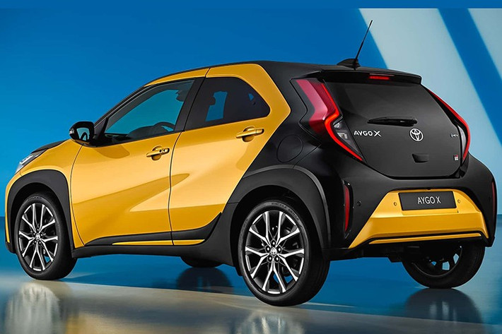 Theo chu kỳ WLTP, xe đạt mức tiêu thụ nhiên liệu kết hợp 74,3 mpg Anh (3,8 lít/100 km) và lượng khí thải CO2 là 87 g/km. Nhà sản xuất ô tô tuyên bố rằng chiếc xe này có thể chạy ở chế độ hoàn toàn bằng điện bất cứ khi nào có thể, cho phép lái xe dễ dàng và không phát thải trong đô thị.