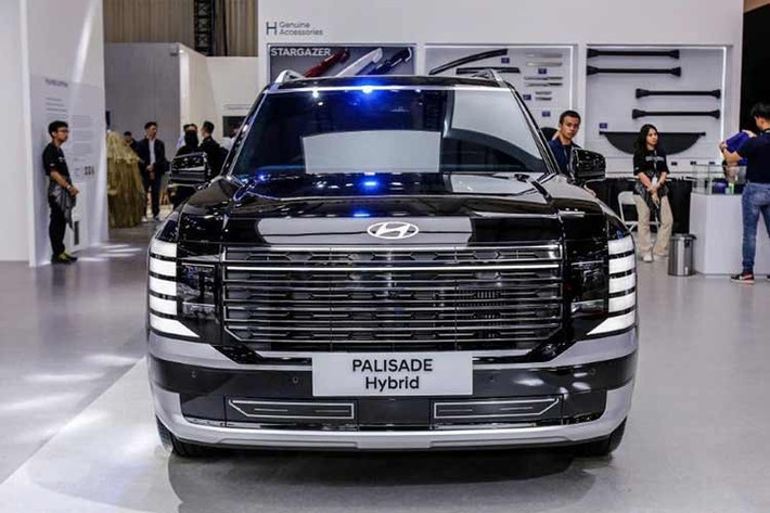 Với Palisade 2026 thế hệ mới, Hyundai cho thấy, hãng đang lắng nghe người dùng, ưu tiên sự tiện dụng và cảm giác sử dụng hàng ngày, thay vì chạy theo các trào lưu công nghệ mang tính phô diễn. Dự đoán, mẫu xe này sẽ sớm được bán tại Việt Nam trong năm 2026 này.