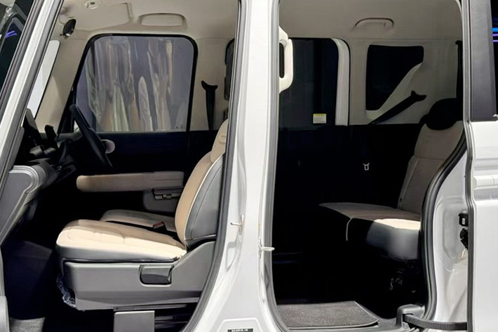 Hiện tại, BYD vẫn chưa công bố bất kỳ thông tin nào về Racco trên bất kỳ trang web nào của họ, nhưng một số nguồn đã tìm được thông số kỹ thuật và đăng bài về nó. Về cơ bản, Racco vẫn đáp ứng đầy đủ các yêu cầu của một chiếc kei car, với chiều dài 3.395 mm, rộng 1.475 mm, cao 1.800 mm, và trong không gian đó, có thể chứa tối đa bốn hành khách.