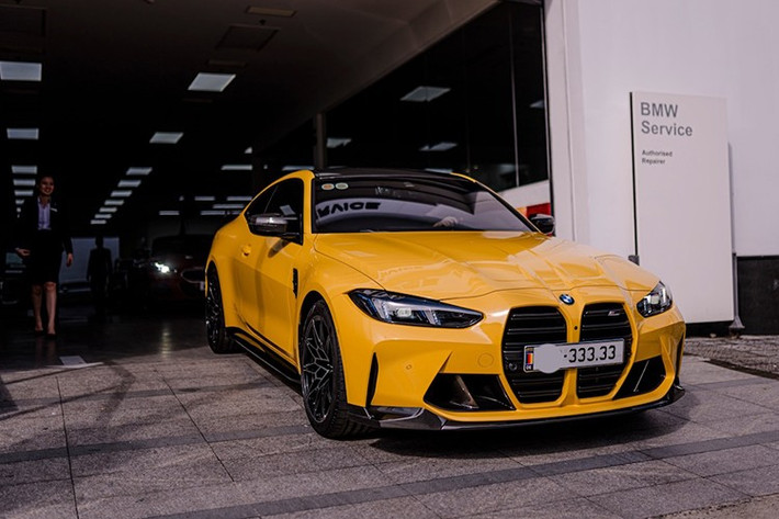 BMW M4 Competition LCI dẫn động cầu sau vẫn giữ nguyên công suất 503 mã lực và mô men xoắn cực đại lên 650Nm. Thời gian tăng tốc từ 0-100km/h trong 3.8s. Xe được đi kèm hộp số ly hợp kép 7 cấp.