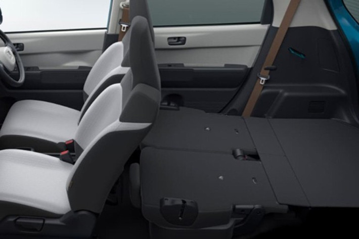 Honda cũng duy trì thiết kế ULTRA SEAT – hệ thống ghế ngồi linh hoạt với khả năng gập 60:40, gập lưng phẳng hoàn toàn hoặc gập đứng để tăng không gian hành lý. Xe có hai cổng sạc USB Type A và Type C dành cho các thiết bị ngoại vi.