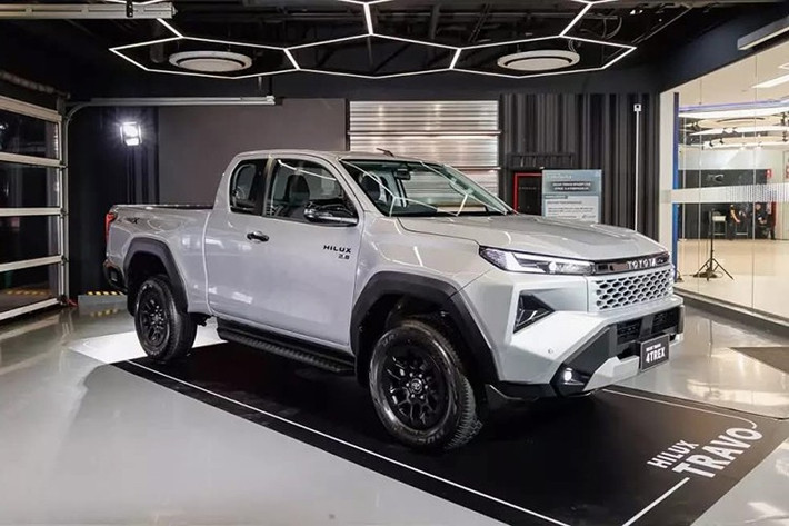 Hiện Toyota Việt Nam vẫn chưa tiết lộ chính xác tên gọi của mẫu xe Hilux mới.Tuy nhiên, hiện mẫu xe này cũng đã được một số đại lý của Toyota Việt Nam thông báo nhận cọc, đồng thời khẳng định những chiếc xe đầu tiên sẽ được giao đến tay người dùng vào tháng 1/2026.