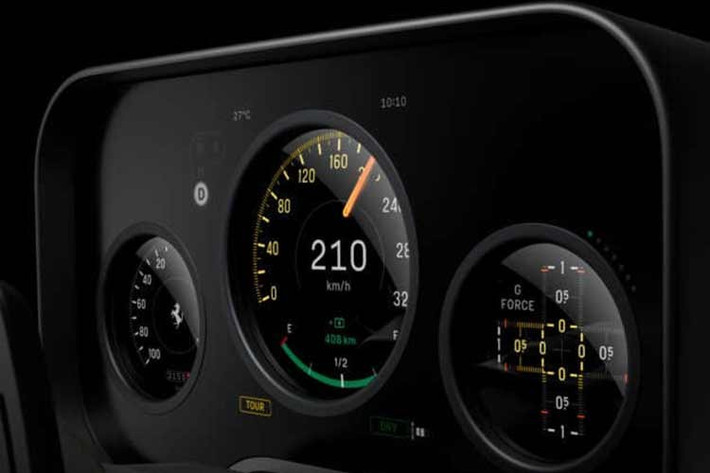 Lần đầu tiên trên một mẫu Ferrari, cụm đồng hồ được gắn trực tiếp trên trục vô-lăng và di chuyển theo góc đánh lái nhằm đảm bảo người lái luôn quan sát rõ thông tin vận hành.Vô-lăng ba chấu trên Luce được lấy cảm hứng từ loại vô-lăng gỗ Nardi cổ điển từng xuất hiện trên Ferrari 250 Europa – mẫu xe mà Jony Ive sở hữu.