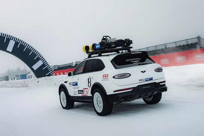 Concept dựa trên Bentayga Speed với động cơ V8 twin-turbo 4.0 lít, sản sinh công suất 641 mã lực (650 PS), hệ dẫn động bốn bánh toàn thời gian và hộp số 8 cấp; ống xả thể thao bằng titan từ Akrapovic, kèm hai móc kéo đôi phía trước.