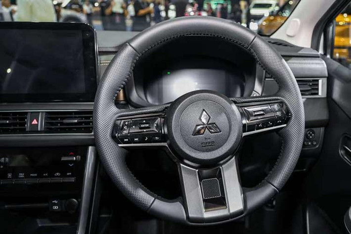 Mitsubishi Xpander HEV 2026 thế hệ mới cũng được trang bị đầy đủ các hệ thống an toàn chủ động tiêu chuẩn cùng 6 túi khí, nâng cao khả năng bảo vệ hành khách.