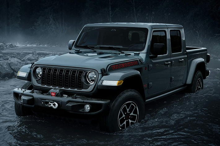 Bạn có nghĩ rằng Jeep Gladiator xứng đáng được trang bị những tính năng mạnh mẽ hơn so với phiên bản xuất xưởng? Nếu câu trả lời là có, thì thương hiệu thuộc sở hữu của Stellantis đã đáp ứng mong muốn của bạn với phiên bản đặc biệt hoàn toàn mới của dòng xe bán tải cỡ trung này.