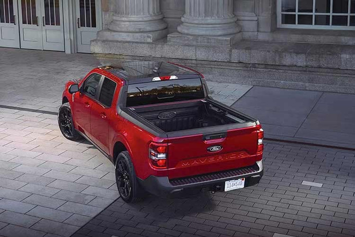 Maverick Hybrid trở thành một trong những mẫu xe bán tải hybrid phổ biến nhất nước Mỹ. Chỉ có F-150 PowerBoost đạt doanh số tốt hơn, với Ford báo cáo 84.934 chiếc được giao trong giai đoạn 12 tháng được phân tích. Hai mẫu xe bán tải hybrid khác đang được sản xuất cho thị trường Mỹ hiện nay là Tundra I-FORCE MAX 6 xi-lanh và Tacoma i-FORCE MAX 4 xi-lanh.