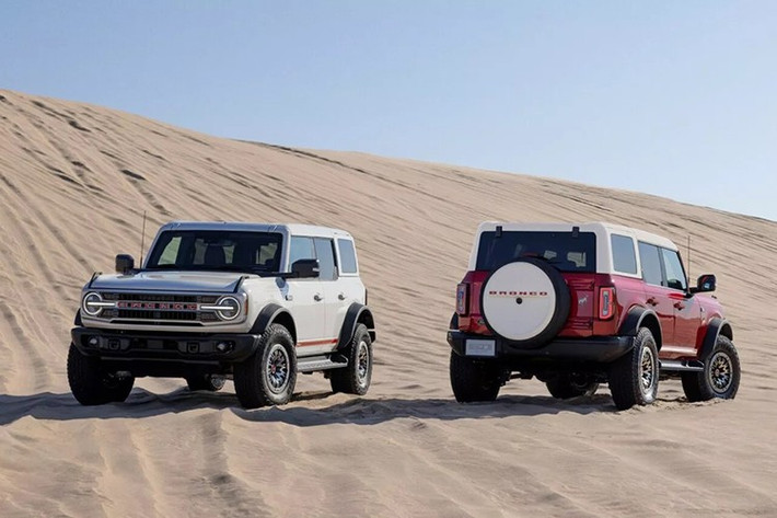 Ford Bronco 2026 phiên bản kỷ niệm 60 năm kết hợp màu sắc và điểm nhấn táo bạo từ khoang nội thất đến thiết kế ngoại thất vượt thời gian, đặc biệt là khả năng off-road vượt trội. Tất cả điều này tạo nên chiếc SUV hoang dã phù hợp với phong cách sống của chủ nhân.