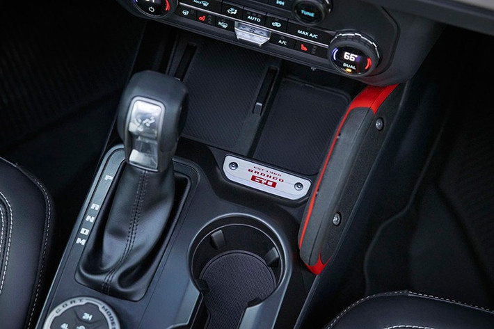 Cốt lõi trong DNA của Ford Bronco chính là khối động cơ EcoBoost 4 xy-lanh 2.3 lít đối với phiên bản tiêu chuẩn hoặc EcoBoost V6 2.7 lít bản cao cấp.