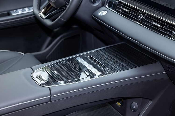 Theo thương hiệu con của hãng xe Chery, mẫu SUV cỡ B này chỉ tiêu thụ lượng nhiên liệu trung bình 5,3 lít/100km và có thể chạy 930 km chỉ với 1 bình xăng đầy.