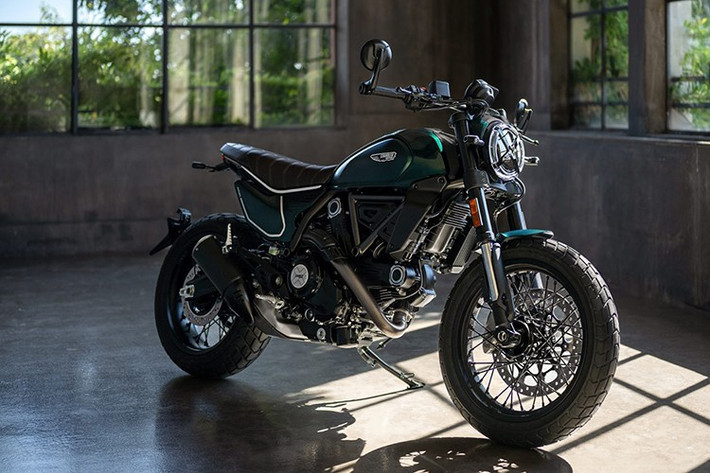 Ducati không công bố giá cụ thể, nhưng dự kiến ​​giá sẽ vào khoảng 13.000 USD (khoảng 340 triệu đồng). Hiện tại, hãng xe Ý vẫn chưa công bố bất kỳ thay đổi nào khác cho dòng xe Scrambler, nhưng có thể mẫu xe mới sẽ sớm về Việt Nam ngay trong năm sau.