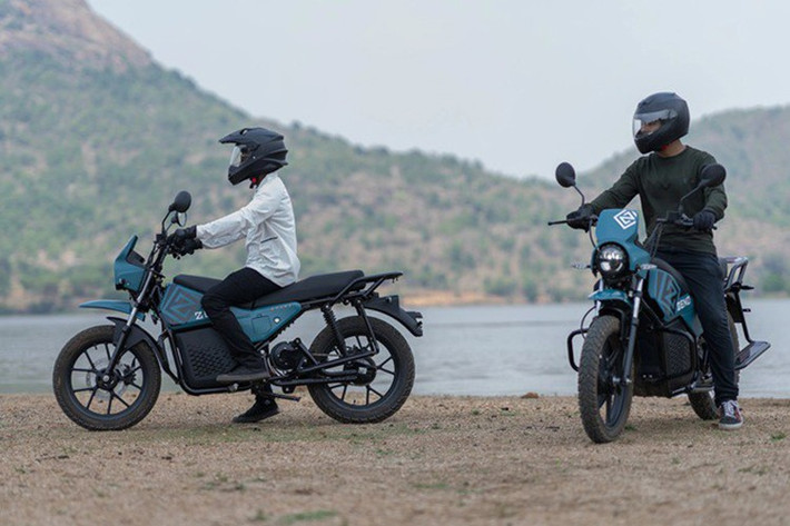 Với những tính năng hấp dẫn như vậy, tuy nhiên mức giá xe Zeno Emara 2025 khởi điểm chỉ 119.000 rupee - khoảng 36 triệu đồng khi quy đổi ra tiền Việt theo tỷ giá hiện tại. Nhưng đáng tiếc, hãng xe Ấn Độ chưa có kế hoạch bán xe ra khỏi thị trường Nam Á này.