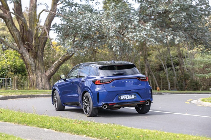 Theo công bố, Lexus LBX Morizo RR có khả năng tăng tốc từ 0 - 100 km/h trong khoảng 5,2 giây, chỉ chậm hơn GR Corolla hộp số tự động khoảng 0,1 giây.