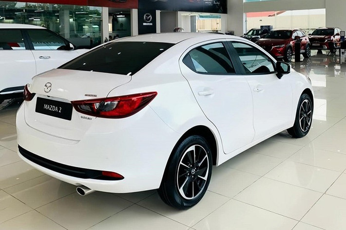 Dù thị trường ôtô Việt Nam đang chuyển dịch sang các dòng xe gầm cao và xe điện, tuy nhiên những mẫu sedan hạng B như Mazda2 hay Toyota Vios, Hyundai Accent vẫn duy trì được sức hút nhất định.