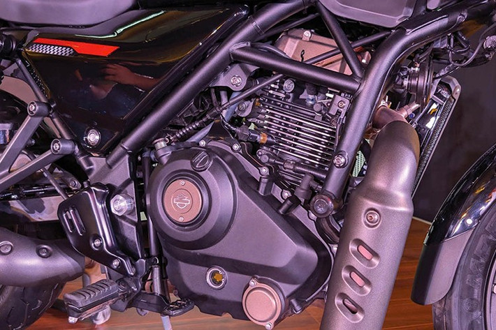 Harley-Davidson X440T 2026 mới còn được trang bị hệ thống kiểm soát lực kéo TCS và chế độ lái “Road” và “Rain”, phù hợp cho người dùng cả khi di chuyển trong thành phố lẫn đi đường trường.