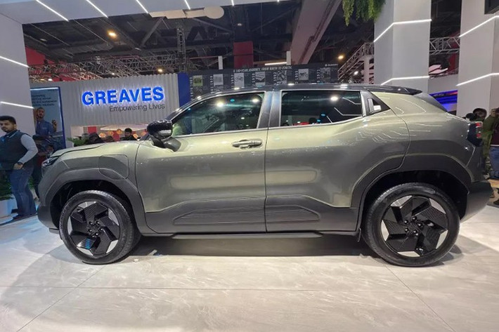 Suzuki eVITARA từng được ra mắt toàn cầu vào tháng 11/2024, đánh dấu lần đầu tiên hãng xe Nhật Bản chính thức gia nhập thị trường xe điện thuần túy. Sau khi được phân phối tại các thị trường lớn như châu Âu, Nhật Bản và Ấn Độ, mẫu xe sẽ chính thức góp mặt tại Thái Lan vào cuối năm nay.