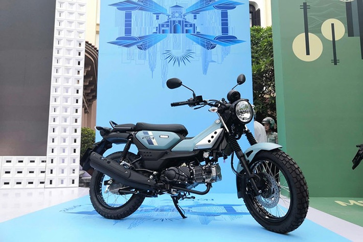 Về vận hành, Yamaha PG-1 2025 vẫn dùng động cơ 113,7cc, xi lanh đơn, làm mát bằng gió, công suất 8,9 mã lực, mô-men xoắn 9,5 Nm. Cặp giảm xóc trước kiểu phuộc ống lồng, bọc cao su để hạn chế bùn đất, đặc trưng dòng xe địa hình.