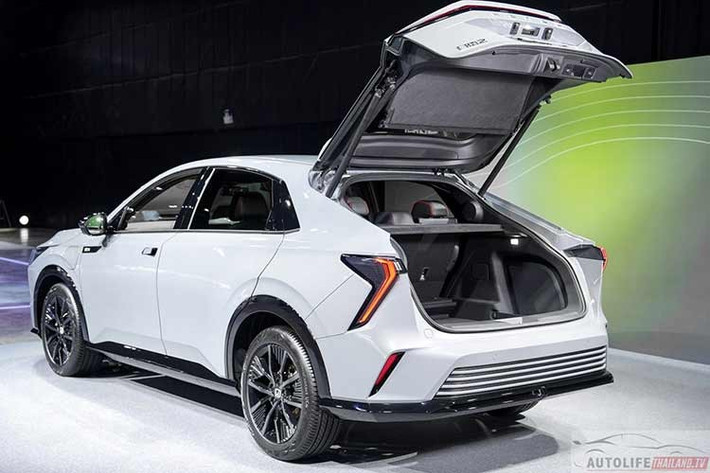 Theo kế hoạch của Honda, mẫu SUV điện này sẽ được giới thiệu tới khách hàng Thái Lan thông qua các hoạt động trưng bày và lái thử trong năm 2026, đồng thời mở rộng dải sản phẩm xe điện của hãng tại khu vực. Honda e:N2 được kỳ vọng sẽ trở thành một trong những lựa chọn đáng chú ý trong phân khúc SUV điện tầm trung tại Đông Nam Á.