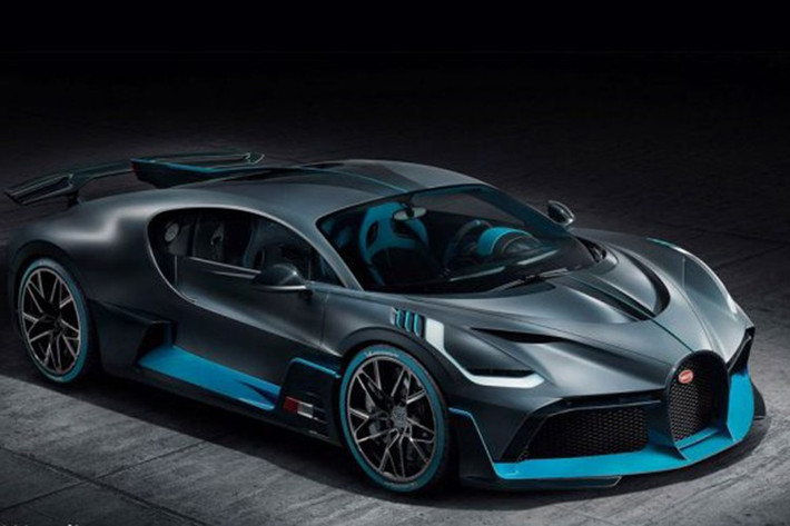 Bugatti Divo luôn thu hút mọi ánh nhìn ở bất cứ nơi đâu. Thương hiệu Molsheim chỉ sản xuất 40 chiếc xe tuyệt vời này, lấy cảm hứng từ Type 57SC Atlantic và Vision Gran Turismo tuyệt đẹp. Chiếc xe được ra mắt tại The Quail vào năm 2018, và được đưa vào sản xuất tại Pháp vào 2019.