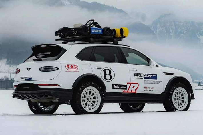 Bentayga cốt lõi vốn đã nổi tiếng với khả năng đa năng từ hiệu suất cực đoan, sự thoải mái sang trọng tinh tế và khả năng off-road ấn tượng. Bentayga Speed tập trung vào khả năng động lực tối đa và tốc độ thuần túy, trong khi Bentayga Extended Wheelbase nhấn mạnh sự xa xỉ và sức khỏe cho hàng ghế sau.