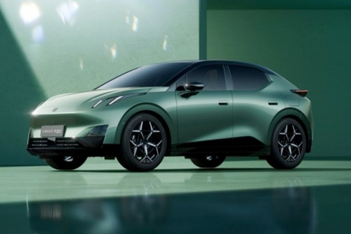 Lynk &amp; Co Z20 đạt chuẩn an toàn 5 sao Euro NCAP với thân xe làm từ 81,62% thép cường lực cao, dầm chống va bằng thép dập nóng 2000MPa, 7 túi khí tiêu chuẩn và hệ thống bảo vệ pin 8 lớp. Kể từ khi ra mắt vào tháng 12/2024, Lynk &amp; Co Z20 đã đạt doanh số khoảng 27.000 xe tại thị trường nội địa.