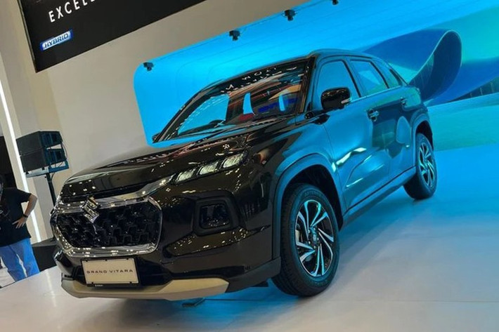 Đáng tiếc, Grand Vitara 2025 vẫn chưa được trang bị hệ thống hỗ trợ người lái ADAS, tính năng vốn đã xuất hiện trên mẫu Fronx nhỏ hơn. Trước đây, từng xuất hiện thông tin từ các đại lý về khả năng Grand Vitara được phân phối tại Việt Nam, nhưng đến nay vẫn chỉ là tin đồn.