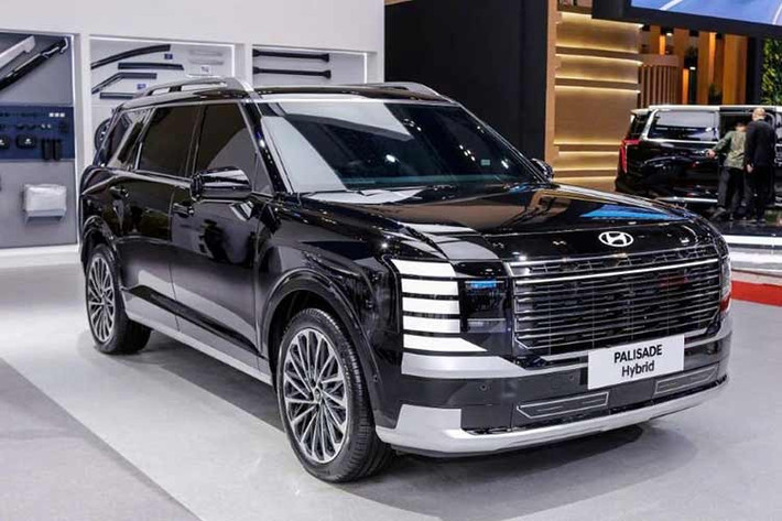 Dữ liệu do Hyundai Motor Company công bố cho thấy Palisade đã lập kỷ lục doanh số mới trên toàn cầu với 211.215 xe được bán ra, đánh dấu mức tiêu thụ cao nhất theo năm kể từ khi mẫu xe này xuất hiện. So với năm 2024 khi Palisade đạt doanh số 165.745 xe, lượng tiêu thụ đã tăng 27,4%.