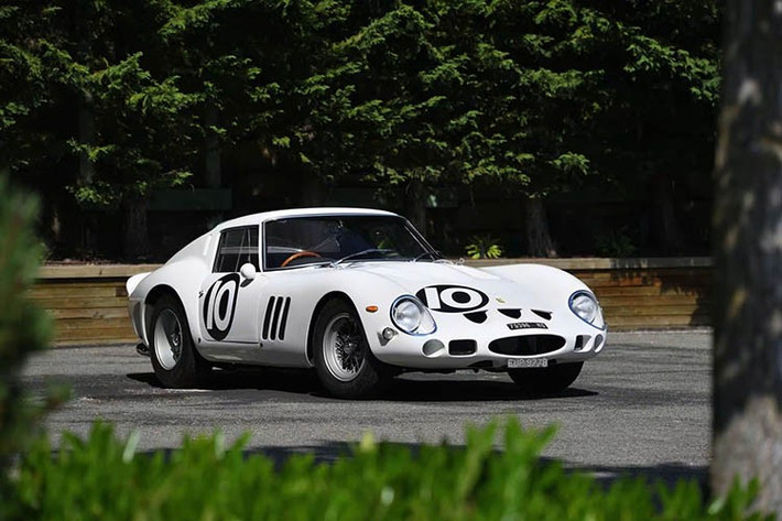 Chiếc Ferrari 250 GTO đời 1962 này không chỉ hiếm mà còn là một "kỳ lân" thực sự. Khung gầm số 379GT là chiếc Ferrari 250 GTO duy nhất được sơn màu Bianco Speciale. Chỉ có 8 trong số 36 chiếc được sản xuất là tay lái bên phải, và đây là một trong số rất ít chiếc đáp ứng đầy đủ các tiêu chí về độ hiếm và tính độc đáo.