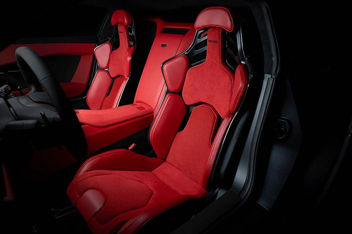 Dù hiện đại hóa mạnh mẽ, khoang lái của mẫu siêu xe GR GT 2027 hoàn toàn mới nhà Toyota sẽ vẫn giữ lại một số nút bấm vật lý cho các chức năng cơ bản.