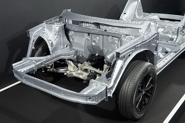 Ở phân khúc xe đô thị, Honda cũng không đứng ngoài cuộc chơi khi mang đến mẫu xe điện cỡ nhỏ Super-ONE Prototype. Mẫu xe này sẽ được thương mại hóa từ năm 2026, mở đầu tại Nhật Bản, sau đó là Anh và các quốc gia châu Á.