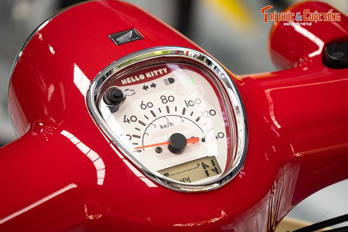 Theo đại diện đơn vị nhập khẩu Honda Super Cub Hello Kitty về Việt Nam cho biết, vì là phiên bản giới hạn nên lượng xe được đại lý "săn lùng" đưa về Việt Nam khá hạn chế. Phiên bản Super Cub 110 Hello Kitty chỉ có khoảng 10 chiếc, trong khi bản Super Cub 50 Hello Kitty có khoảng 20 chiếc.