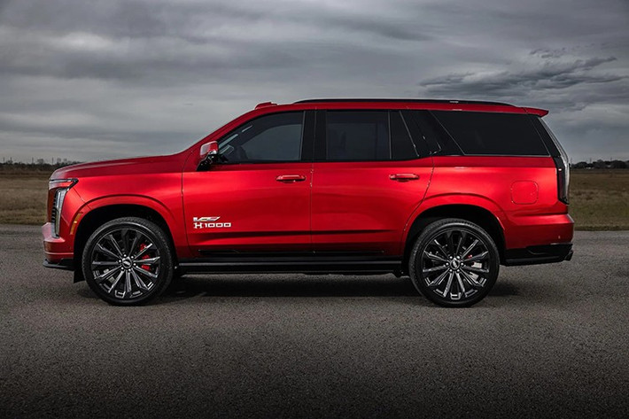 Gói nâng cấp H1000 của Hennessey dành cho Cadillac Escalade-V bao gồm các van nạp và xả được nâng cấp, con đội và cần đẩy, lò xo van và vòng giữ, puly dưới và trên, trục cam tùy chỉnh, bướm ga hiệu suất cao, đầu xi lanh được gia công, bộ trao đổi nhiệt được nâng cấp cỡ lớn, ống xả dài phủ gốm, hệ thống thông gió hộp trục khuỷu, hiệu chỉnh quản lý động cơ HPE và một số chi tiết khác.