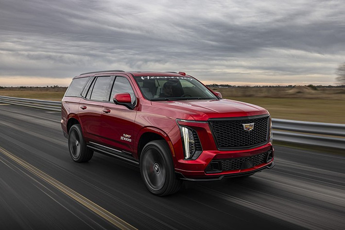 Giá bán của mẫu xe năm 2026 bắt đầu từ 168.000 USD (tương đương khoảng 4,3 tỷ đồng), và chưa bao gồm phí vận chuyển và các khoản phí đại lý phát sinh khác.