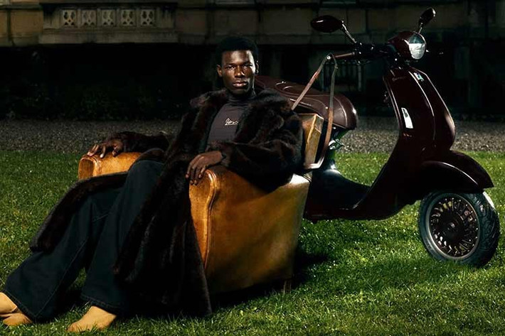 Mẫu xe tay ga Vespa 946 Horse 2026 nhằm chào đón năm mới Bính Ngọ đã chính thức ra mắt. Đây là sản phẩm tiếp nối chuỗi thành công của các phiên bản con giáp trước đó như bản Thỏ (2023), Rồng (2024) và Rắn (2025).