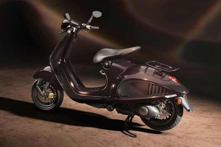 Hệ thống chiếu sáng hoàn toàn bằng công nghệ đèn đi-ốt phát quang và bảng đồng hồ hiển thị thông số dạng kỹ thuật số là những trang bị tiêu chuẩn, giúp nâng cao tính hiện đại và tiện dụng cho mẫu xe biểu tượng này. Tại thị trường quốc tế, mẫu xe đang được niêm yết ở mức giá khoảng 14.400 USD.