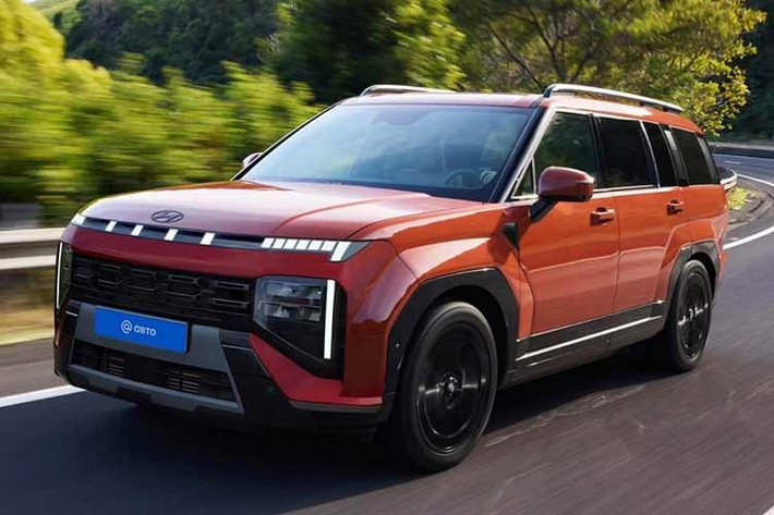 Dựa trên loạt ảnh chạy thử ban đầu, nghệ sĩ đồ họa Nikita Chuicko – nổi tiếng với tên “kelsonik” trên mạng xã hội đã dựng nên phiên bản của mẫu xe SUV Hyundai SantaFe 2027 nâng cấp với loạt tinh chỉnh thiết kế ấn tượng.