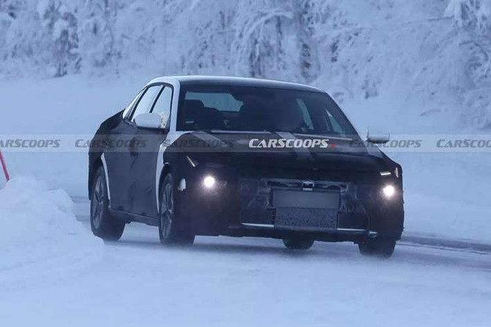 "Sự suy thoái xe sedan” đã khiến nhiều mẫu ôtô bốn cửa biến mất trên thị trường. Tuy nhiên, Hyundai Elantra vẫn đứng vững trước xu hướng này. Thậm chí, doanh số tại thị trường Mỹ của mẫu xe Hàn Quốc này còn tăng 8% trong năm ngoái, đạt 148.200 xe.