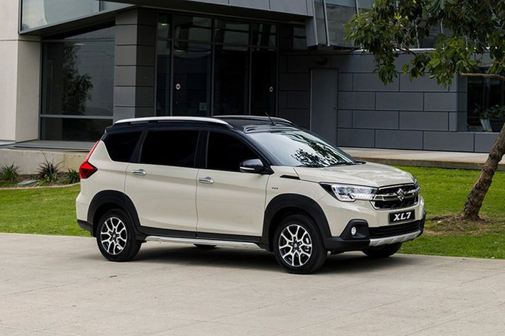 Vị trí thứ 2 tiếp tục thuộc về mẫu xe SUV lại MPV Suzuki XL7 hybrid 7 chỗ ngồi với doanh số 201 xe bán ra tại Việt Nam, tăng 6 xe so với tháng trước đó.