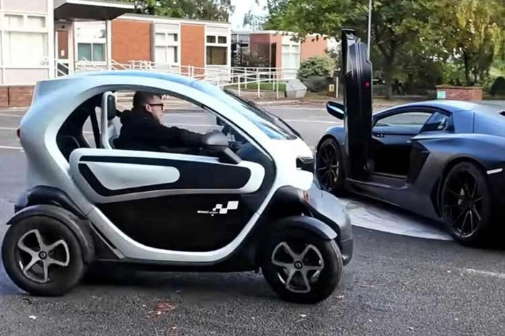 Nhằm chịu được áp lực từ mô-men xoắn cực đại, bộ vi sai nguyên bản được gia cố bằng vỏ thép không gỉ và mỡ áp suất cao để mô phỏng hoạt động của vi sai chống trượt. Ngoài ra, hệ thống treo Maxpeedingrods cũng được lắp đặt để hạ thấp trọng tâm, giúp xe không bị lật khi thực hiện những cú drift cháy đường.