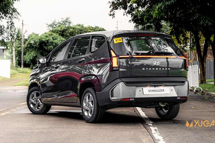 So với Stargazer đang bán tại Việt Nam hiện nay, phiên bản facelift (nâng cấp giữa vòng đời) mang diện mạo hoàn toàn khác. Quan sát những hình ảnh rò rỉ trên mạng xã hội về Stargazer 2026 xuất hiện tại Việt Nam, có thể thấy mẫu xe này thực chất chính là Stargazer Carten vừa được giới thiệu tại thị trường Indonesia.