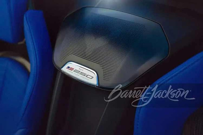 Ông Rick Hendrick, chủ sở hữu đội đua NASCAR và cựu tay đua, đã mang chiếc Chevrolet Corvette ZR1X về nhà. Ông sở hữu chiếc ZR1 mang số VIN 001, cả phiên bản coupe và convertible, chiếc Z06 mang số VIN 001, và chiếc Stingray mang số VIN 001. Hendrick cũng sở hữu chiếc C7 ZR1, được mua thông qua cuộc đấu giá Barrett-Jackson vào năm 2019.